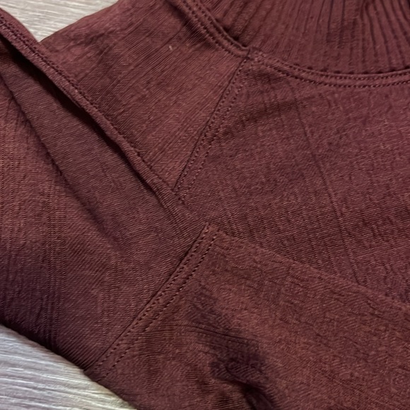 Lulu turtleneck - Picture 5 of 9